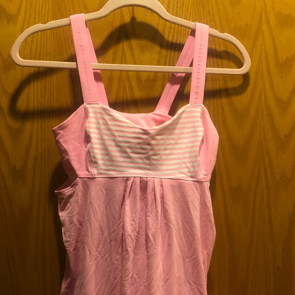 VGUC lulu tank top!